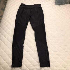 Grey/black Beyond Yoga Leggings